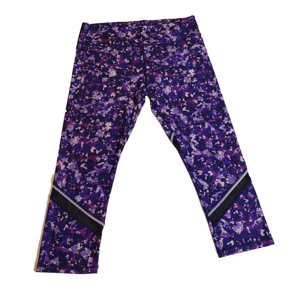 Fabletics Debbie Reflective Capri Leggings Medium Purple Camo Gym Yoga Pilates - Picture 15 of 16